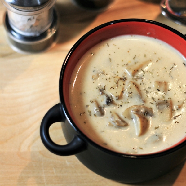 Instant Pot® Creamy Mushroom Soup
