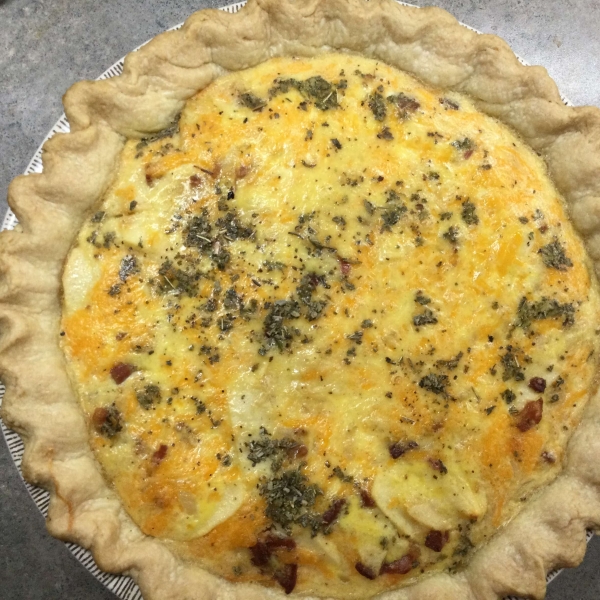 Apple, Cheddar, and Bacon Quiche