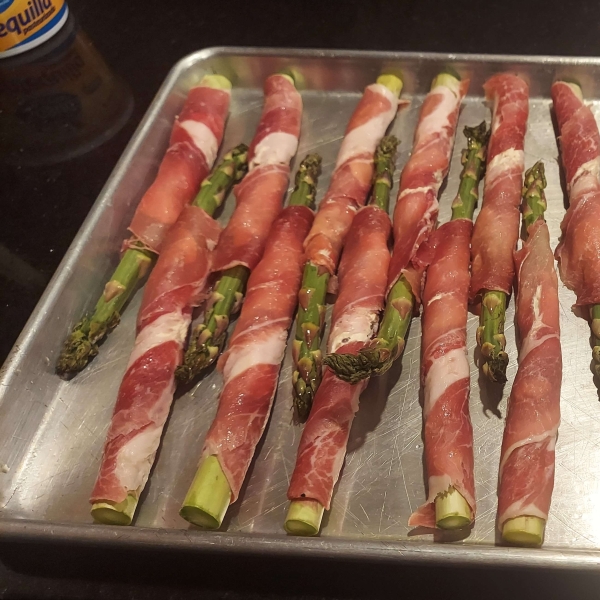 Asparagus Wrapped in Crisp Prosciutto