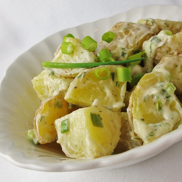 Tangy Dill Potato Salad