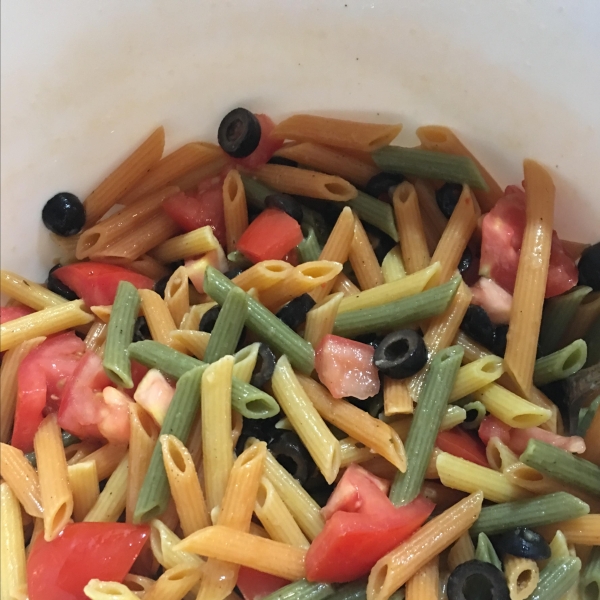 Easy Olive Oil, Tomato, and Basil Pasta