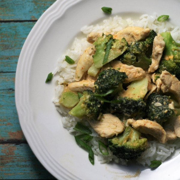 Easy Red Thai Curry with Chicken and Broccoli