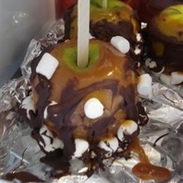 Rocky Road Caramel Apples