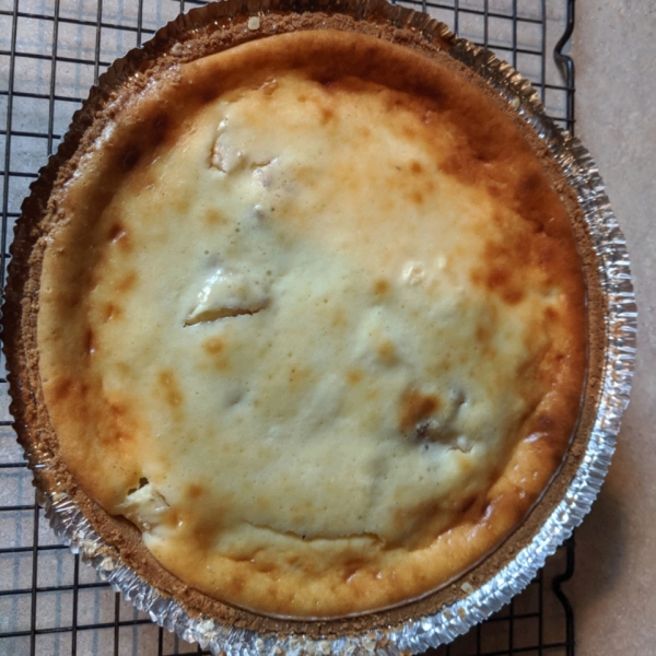 Apple Crisp Cheesecake