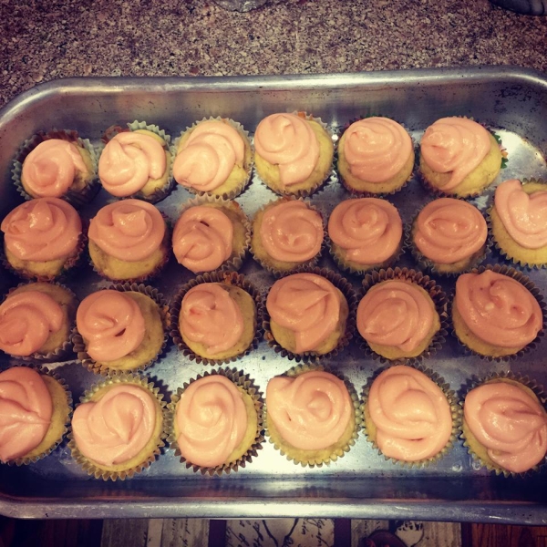 Banana and Vanilla Cupcakes with Buttercream Frosting