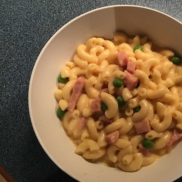 Instant Pot® Mac and Cheese with Ham and Peas