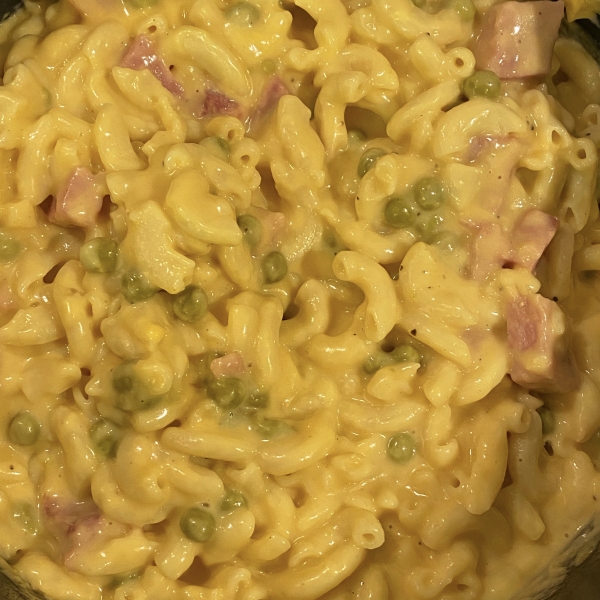 Instant Pot® Mac and Cheese with Ham and Peas