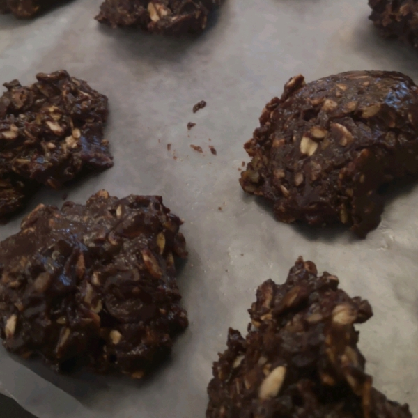 No Bake Chocolate Oatmeal Cookies