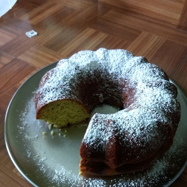 Lemon Poppy Seed Bundt Cake