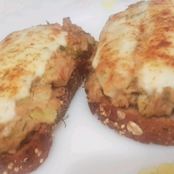 How to Make a Tuna Melt