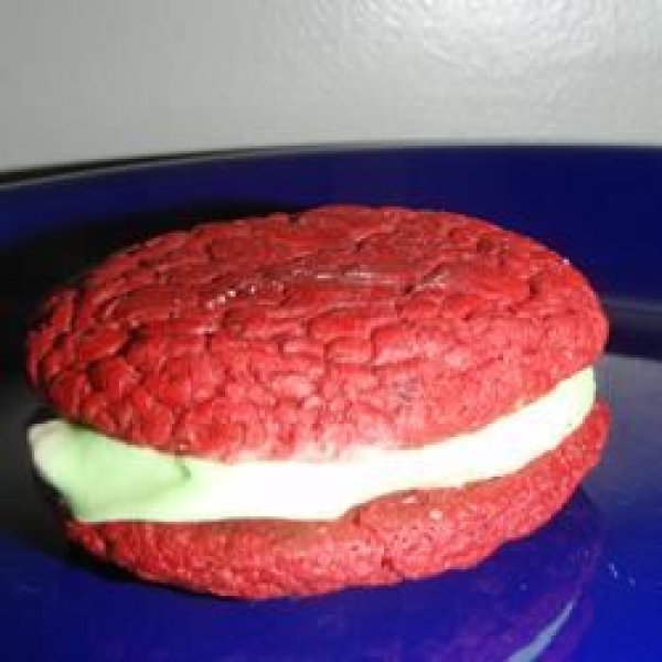 Red Velvet Peppermint Whoopie Pies