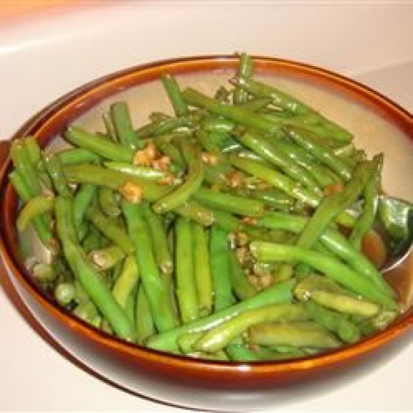 Caramelized Green Beans with Walnuts