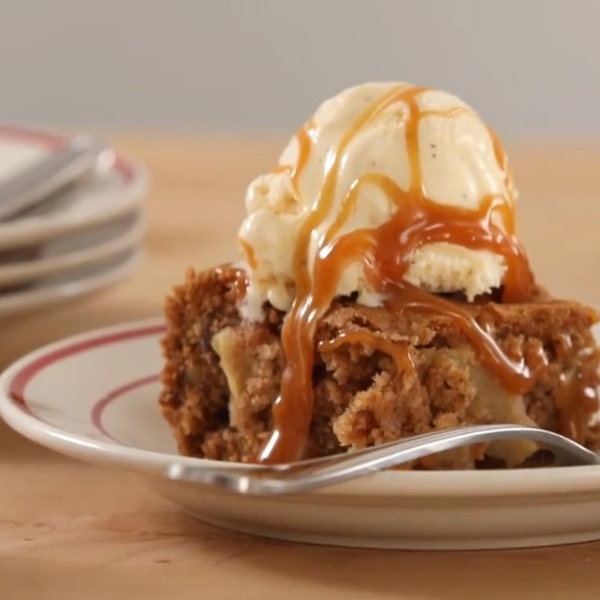 Fresh Apple Walnut Cake