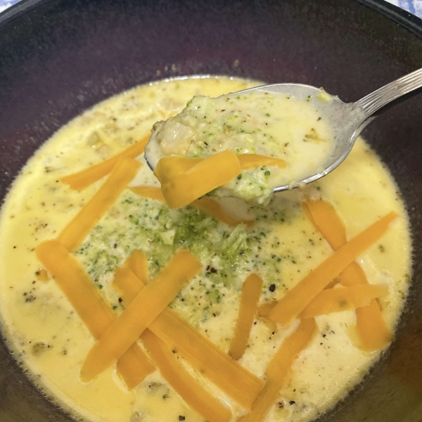 Instant Pot Broccoli-Cheese Soup