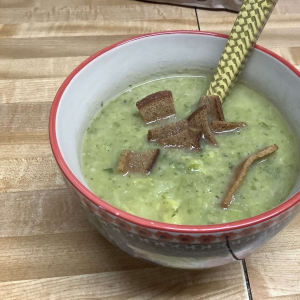 Brussels Sprouts Soup with Caramelized Onions