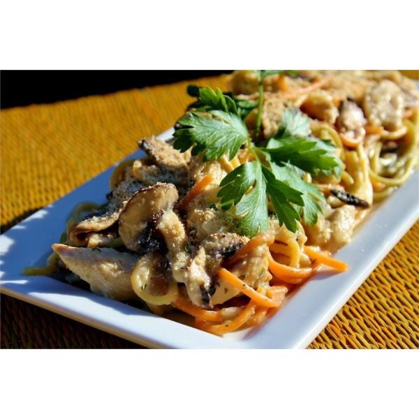 Easy Slow Cooker Chicken Tetrazzini