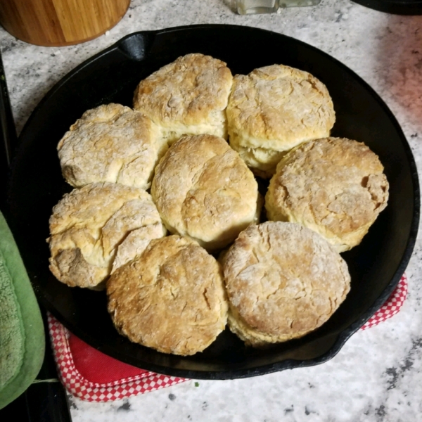 Cast Iron Buttermilk Biscuits