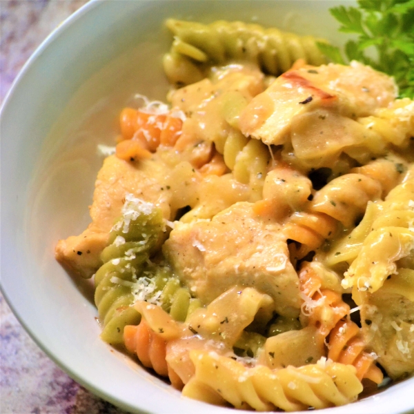 Easy One-Pot Chicken Alfredo