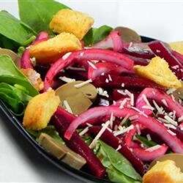 Nicole's Balsamic Beet and Fresh Spinach Salad