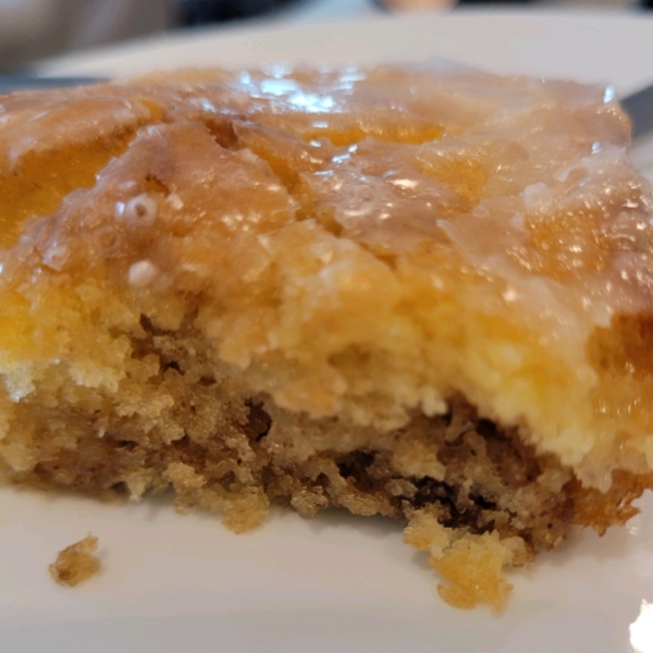 Michelle's Honeybun Cake