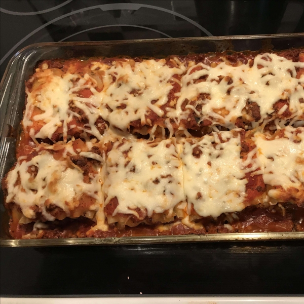 Beefy Lasagna Roll-Ups