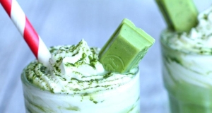 Vegan Matcha Latte with Coconut Cream