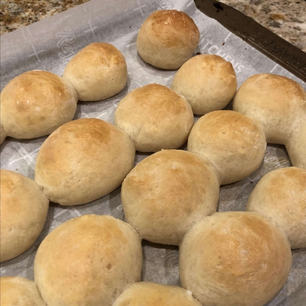 Rosemary Pull-Apart Dinner Rolls