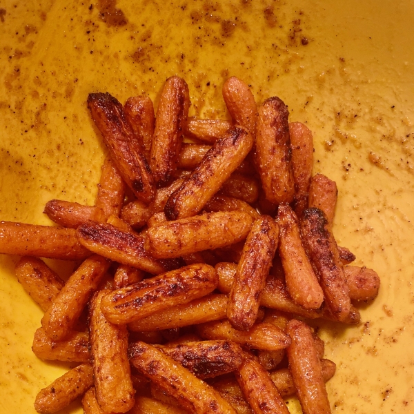 Air Fryer Sweet and Spicy Roasted Carrots