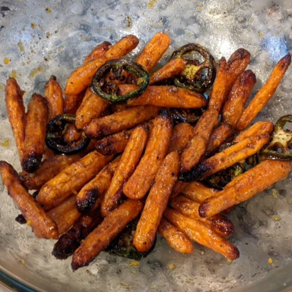 Air Fryer Sweet and Spicy Roasted Carrots