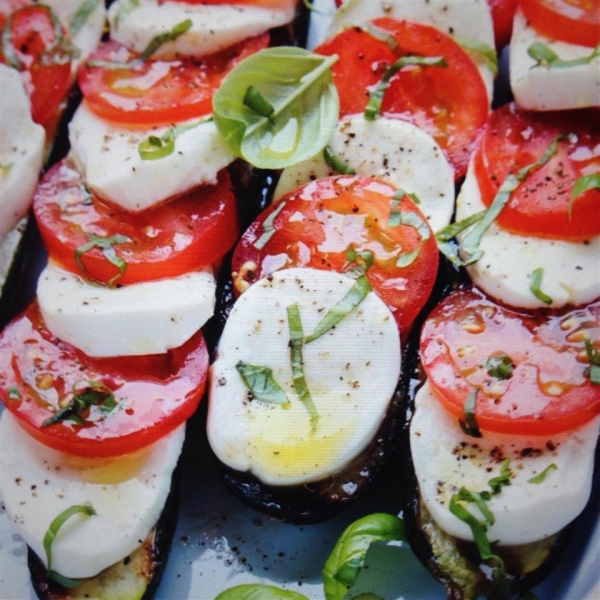 Caprese-Stuffed Zucchini