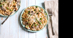 Instant Pot® Creamy Pasta with Chicken Thighs and Mushrooms