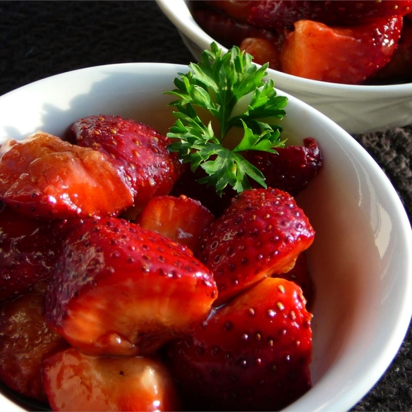 Sweet and Tart Strawberry Salad