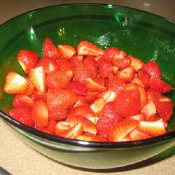 Sweet and Tart Strawberry Salad
