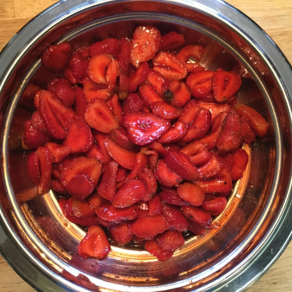 Sweet and Tart Strawberry Salad