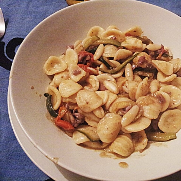 Pasta con Seppioline e Zucchine alla Julienne (Zucchini and Calamari Pasta)