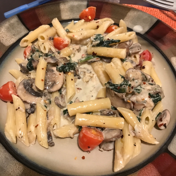 Creamy Penne Pasta Primavera