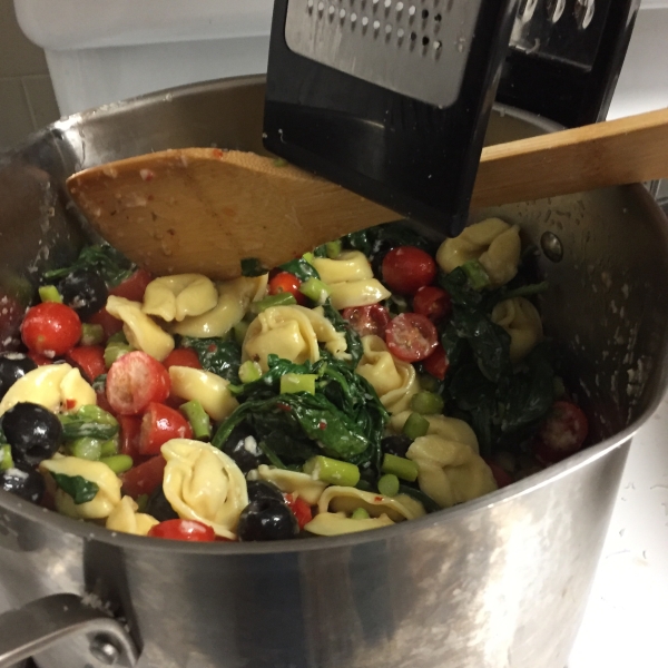 Spinach and Tortellini Salad