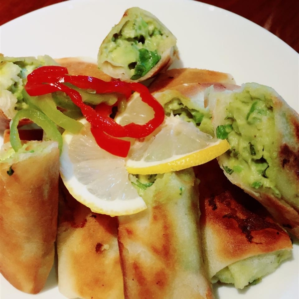 Avocado and Sun-Dried Tomato Spring Rolls