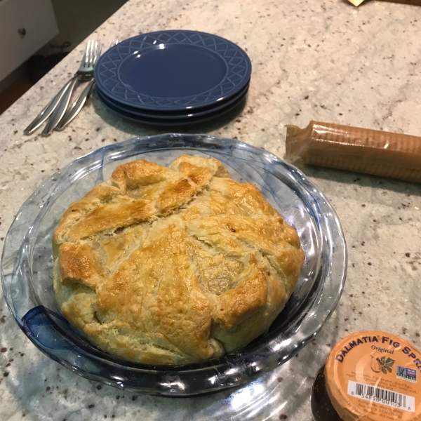 Baked Brie in Puff Pastry