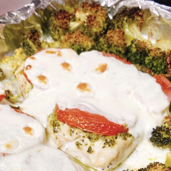 Sheet Pan Chicken with Mozzarella, Pesto, and Broccoli