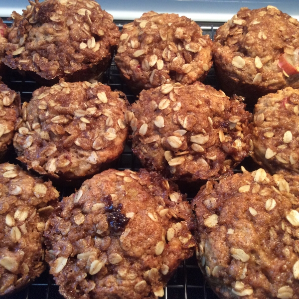 Rhubarb Crisp Muffins