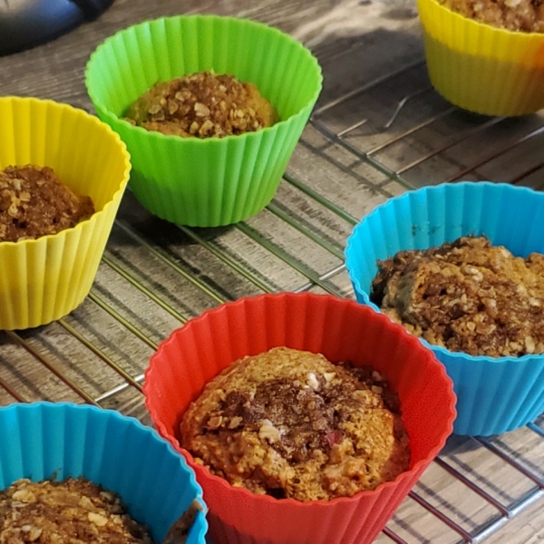 Rhubarb Crisp Muffins