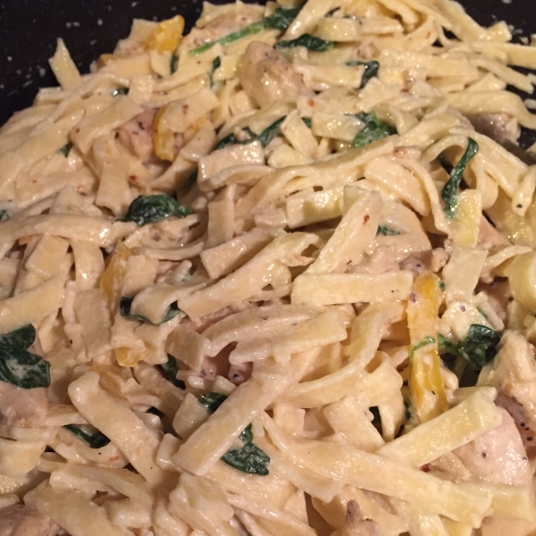 Spicy and Creamy Chicken Pasta