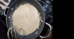 Old Time Kentucky Bacon Milk Gravy for Biscuits