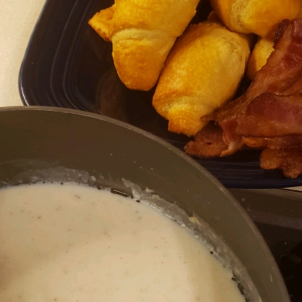 Old Time Kentucky Bacon Milk Gravy for Biscuits