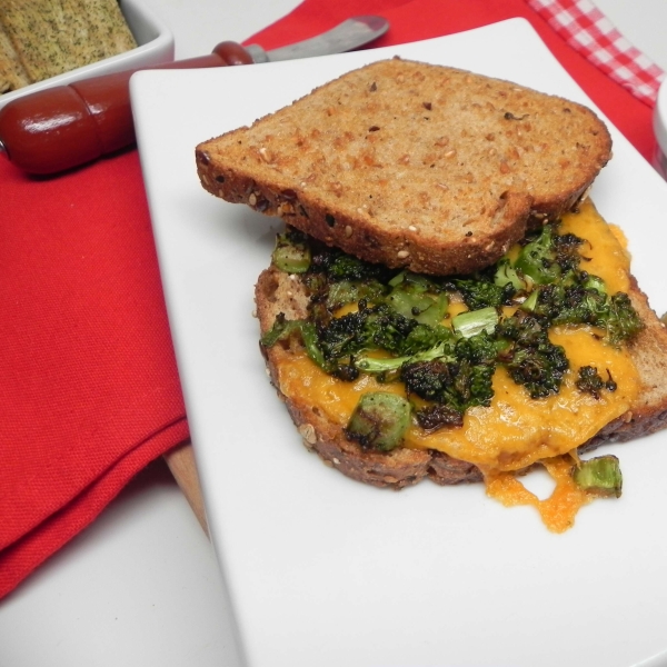Grilled Broccoli and Cheese Sandwich