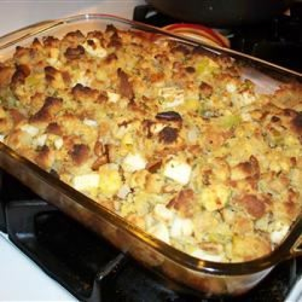 Apple Pecan Cornbread Dressing