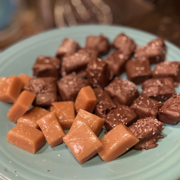 Homemade Caramels with Dark Chocolate and Sea Salt