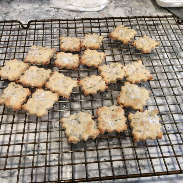 Crispy Rosemary Sea Salt Flatbread Crackers