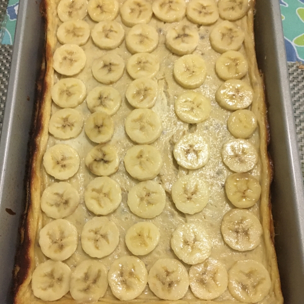 Banana Cheesecake with Caramel Sauce